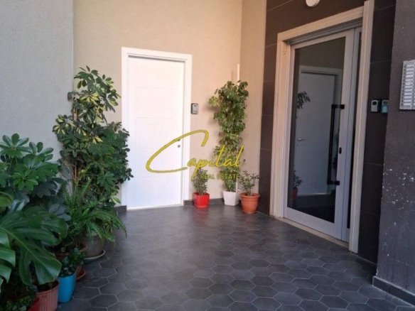 ZYRE ME QERA 95 M2 QENDER 800 EURO