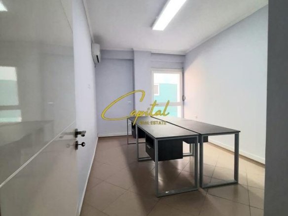 ZYRE ME QERA 95 M2 QENDER 800 EURO