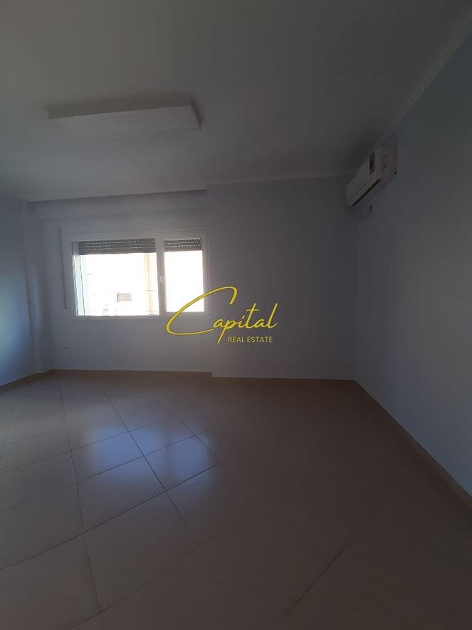 ZYRE ME QERA 95 M2 QENDER 800 EURO