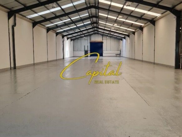 KAPANON ME QERA 1300 M2 RRUGA E ARBERIT 2.500 EURO