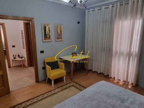 APARTAMENT ME QERA 1+1 ISH TREGU ELEKTRIK 60.000 LEKE