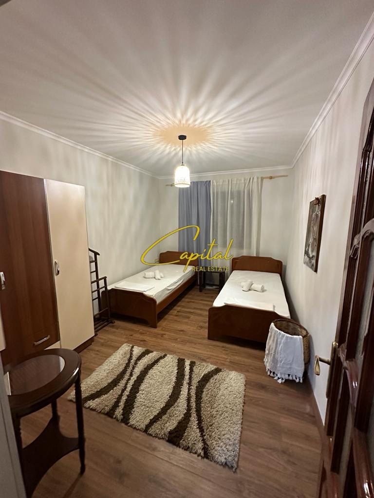 APARTAMENT ME QERA 2+1 ISH STACIONI TRENIT 550 EURO