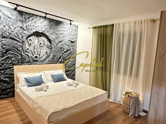 APARTAMENT ME QERA 2+1 ISH STACIONI TRENIT 550 EURO