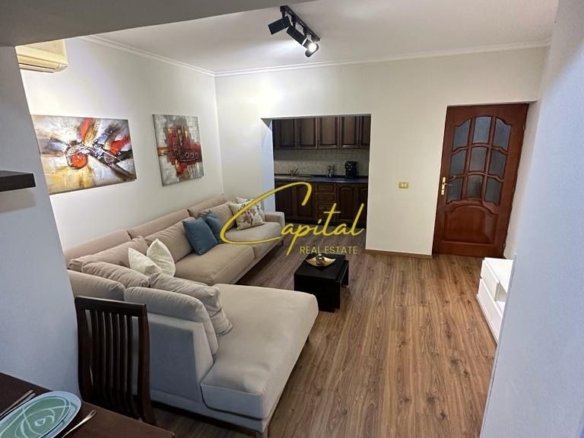 APARTAMENT ME QERA 2+1 ISH STACIONI TRENIT 550 EURO