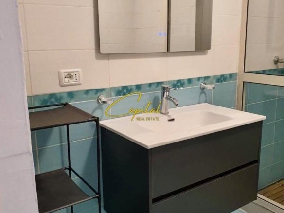 APARTAMENT ME QERA 1+1 ISH TREGU ELEKTRIK 600 EURO