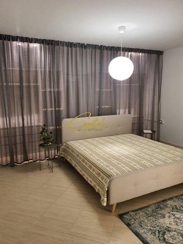 APARTAMENT ME QERA 1+1 ISH TREGU ELEKTRIK 600 EURO