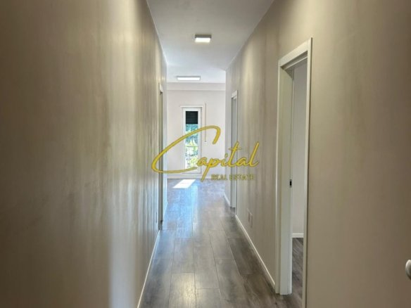 SHITET APARTAMENT 2+1 ISH STACIONI TRENIT 210.000 EURO