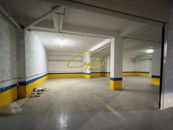 MAGAZINE ME QERA 200 M2 ASTIR 1.250 EURO