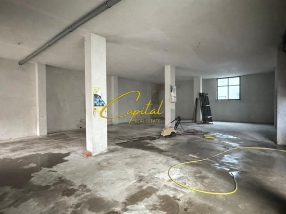 MAGAZINE ME QERA 180 M2 ISH FUSHA AVIACIONIT 1000 EURO