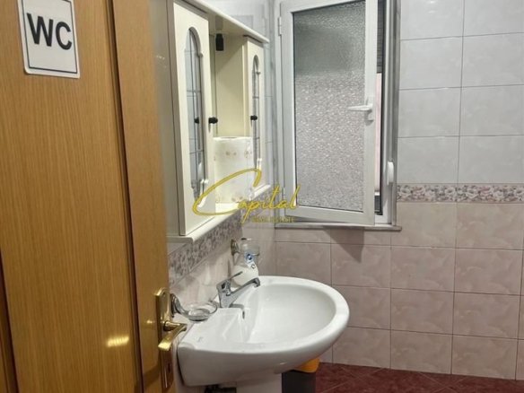 ZYRE ME QERA 65 M2 ISH BLLOKU 1.500 EURO