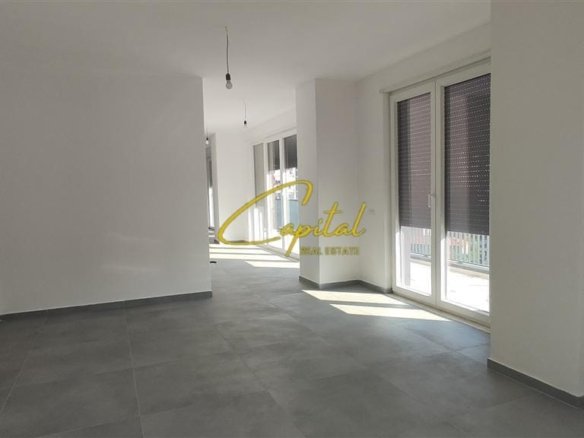 AMBIENT BIZNESI ME QERA 220 M2 QENDER 2.500 EURO