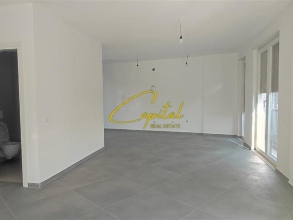 AMBIENT BIZNESI ME QERA 220 M2 QENDER 2.500 EURO