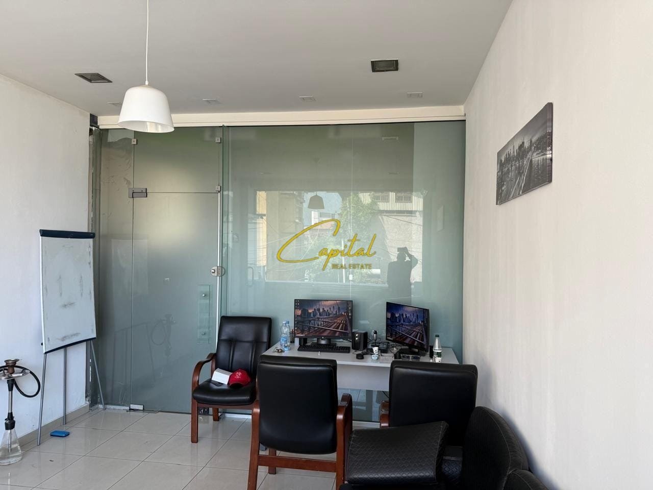 ZYRE ME QERA 30 M2 QENDER 350 EURO