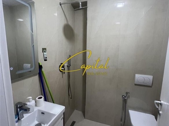 ZYRE ME QERA 50 M2 ISH BLLOKU 60.000 LEKE