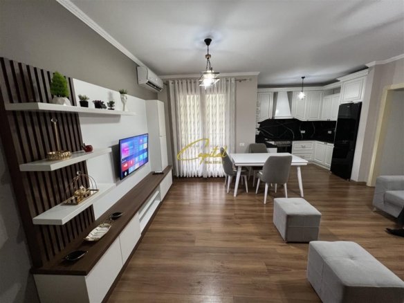APARTAMENT ME QERA 2+1+2 KOPSHTI BOTANIK 850 EURO