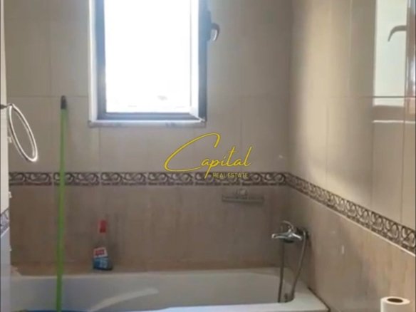 APARTAMENT ME QERA 3+1+2 PAZARI I RI 100.000 LEKE