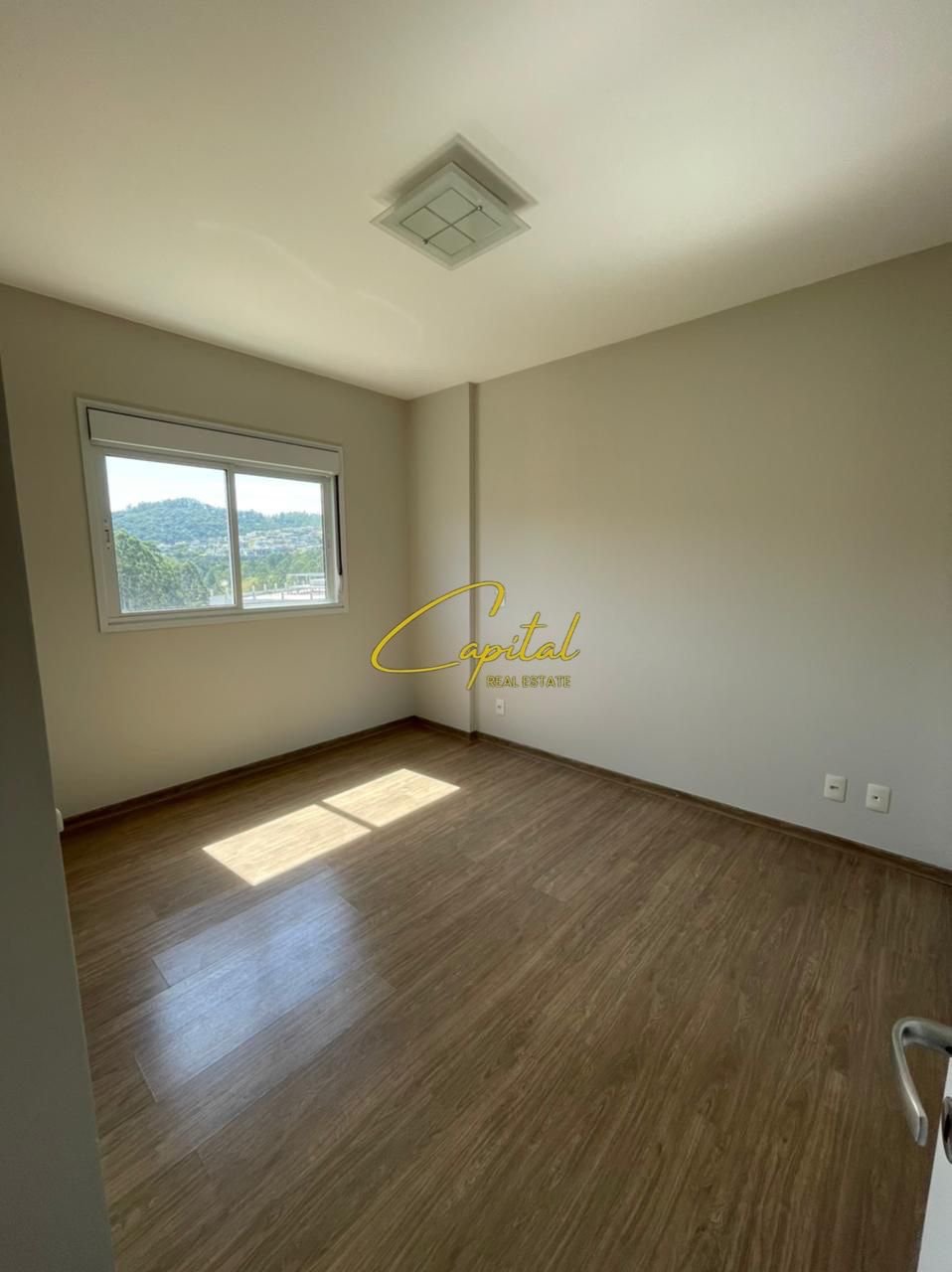 ZYRE ME QERA 60 M2 ISH BLLOKU 800 EURO