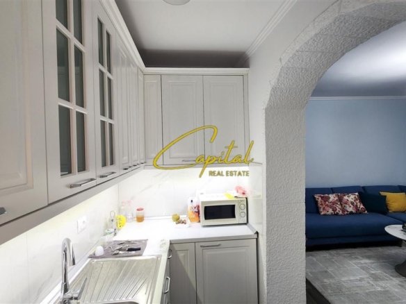 APARTAMENT ME QERA 1+1 ISH TREGU ELEKTRIK 50.000 LEKE