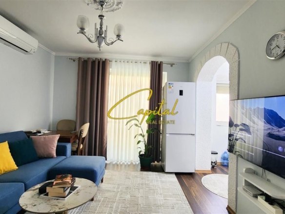 APARTAMENT ME QERA 1+1 ISH TREGU ELEKTRIK 50.000 LEKE