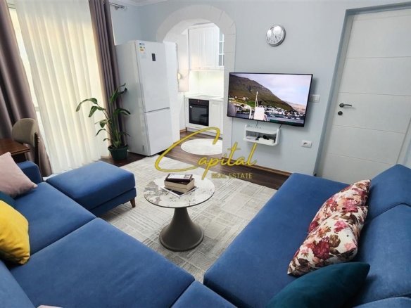 APARTAMENT ME QERA 1+1 ISH TREGU ELEKTRIK 50.000 LEKE
