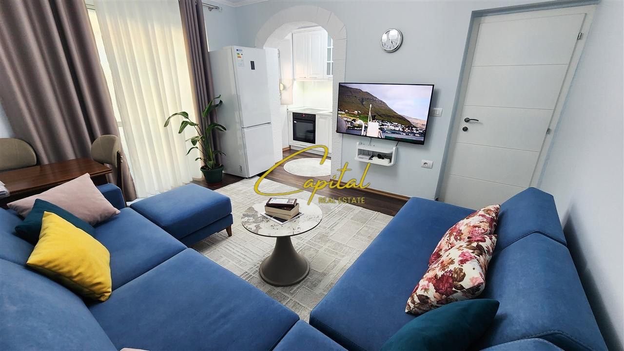 APARTAMENT ME QERA 1+1 ISH TREGU ELEKTRIK 50.000 LEKE