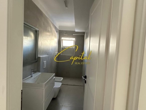 SHITET APARTAMENT 1+1 RRUGA KONGRESI I MANASTIRIT 95.000 EURO
