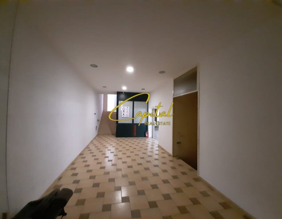 MAGAZINE ME QERA 800 M2 ISH STACIONI TRENIT 4.700 EURO