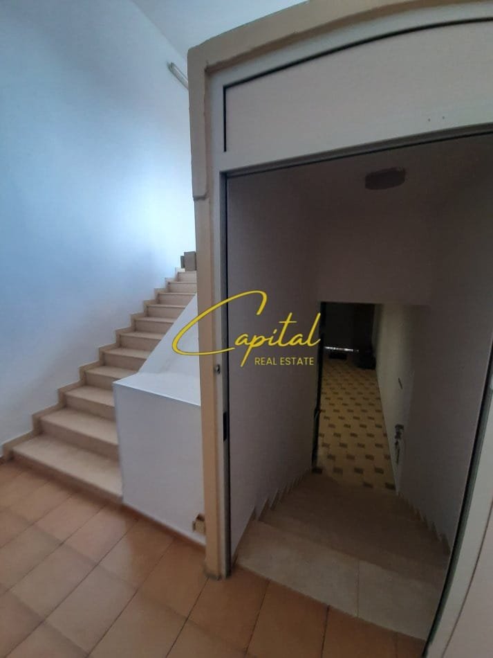 MAGAZINE ME QERA 800 M2 ISH STACIONI TRENIT 4.700 EURO
