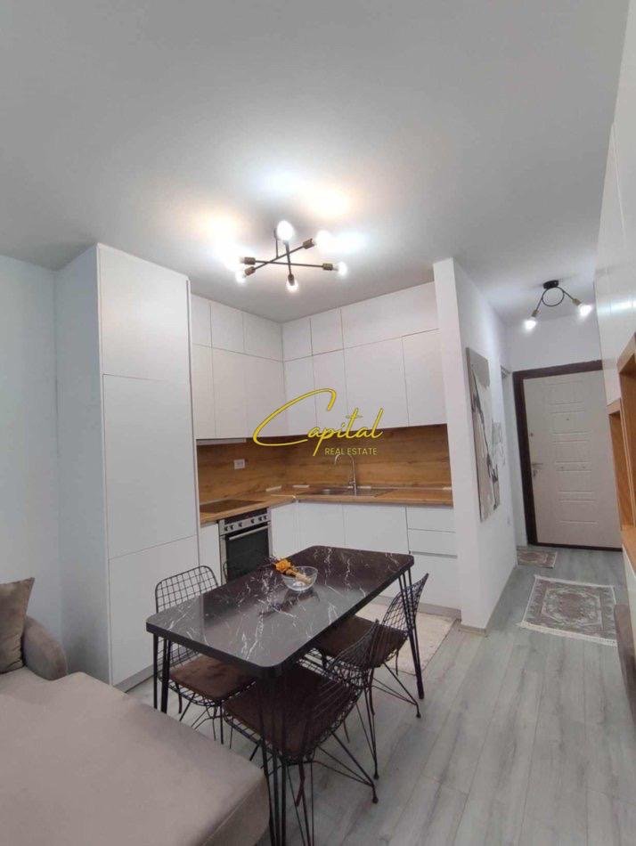 WhatsApp Image 2025-11-18 at 1.18.46 PM (1) APARTAMENT ME QERA 1+1 SPITALI AMERIKAN 3 450 EURO