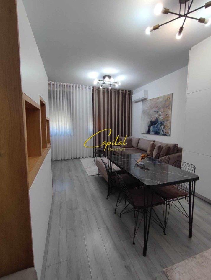 WhatsApp Image 2025-11-18 at 1.18.47 PM APARTAMENT ME QERA 1+1 SPITALI AMERIKAN 3 450 EURO