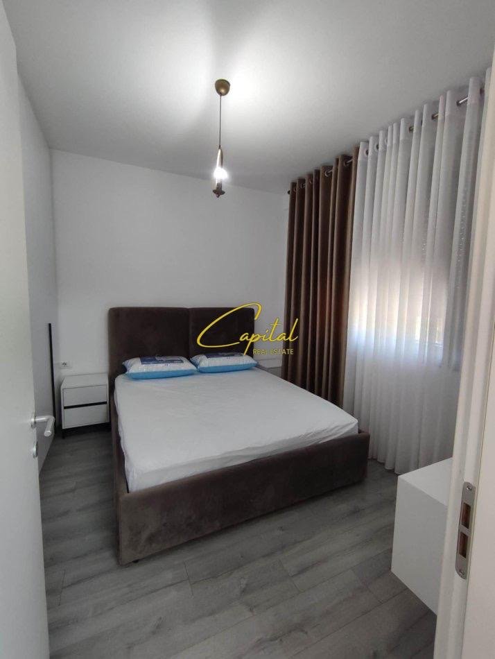 WhatsApp Image 2025-11-18 at 1.18.48 PM APARTAMENT ME QERA 1+1 SPITALI AMERIKAN 3 450 EURO