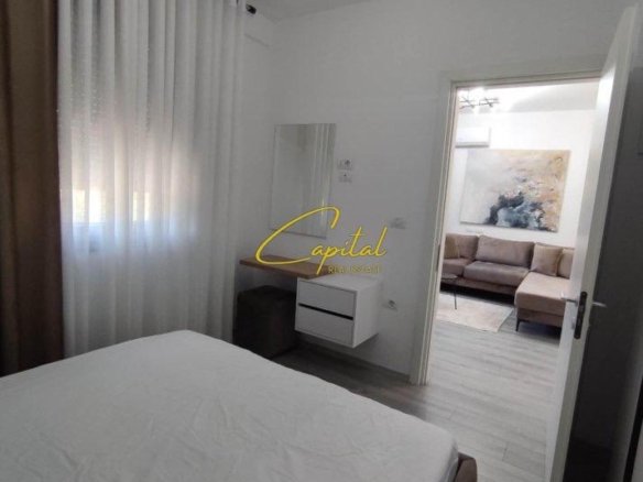 APARTAMENT ME QERA 1+1 SPITALI AMERIKAN 3 450 EURO