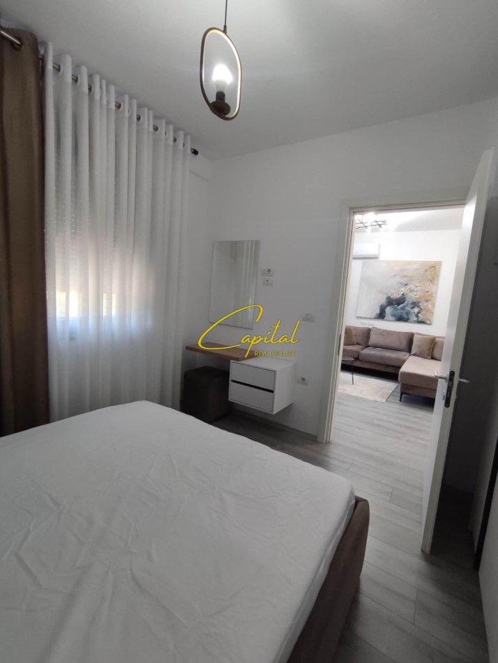 WhatsApp Image 2025-11-18 at 1.18.49 PM APARTAMENT ME QERA 1+1 SPITALI AMERIKAN 3 450 EURO