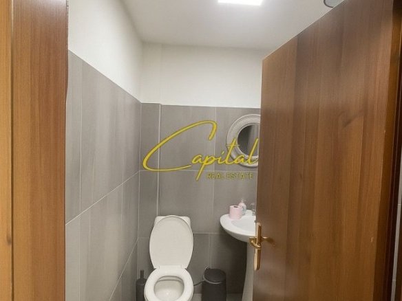 AMBIENT BIZNESI ME QERA 70 M2 ISH BLLOKU 800 EURO
