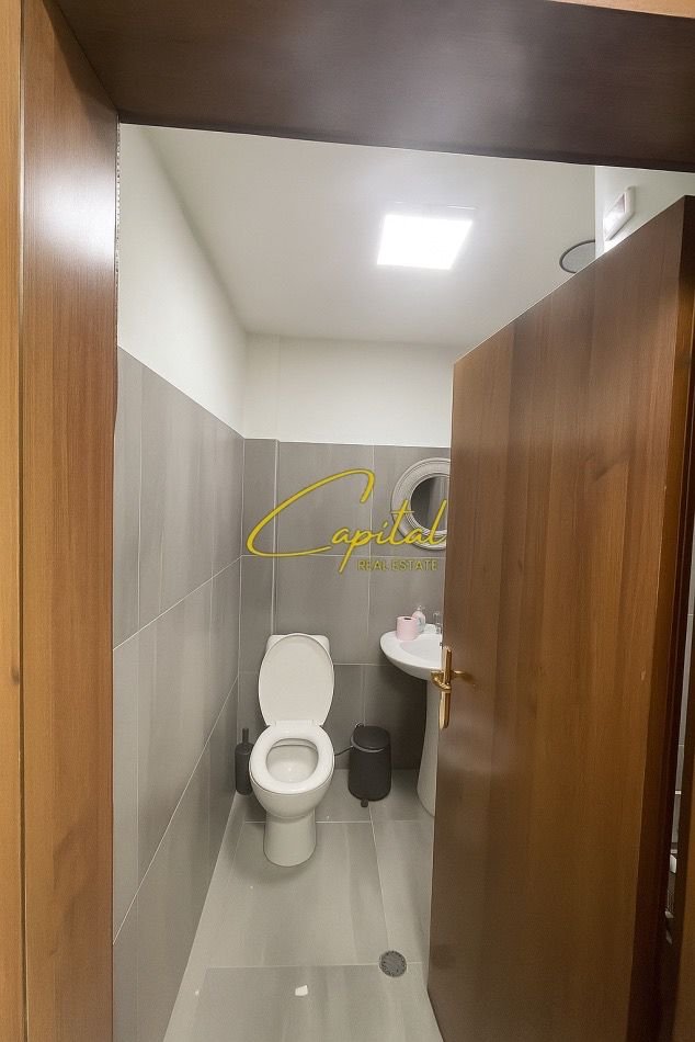 AMBIENT BIZNESI ME QERA 70 M2 ISH BLLOKU 800 EURO
