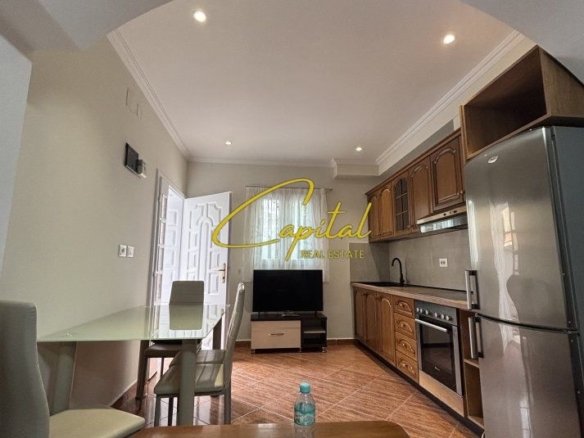 APARTAMENT ME QERA 1+1 5 MAJI 450 EURO