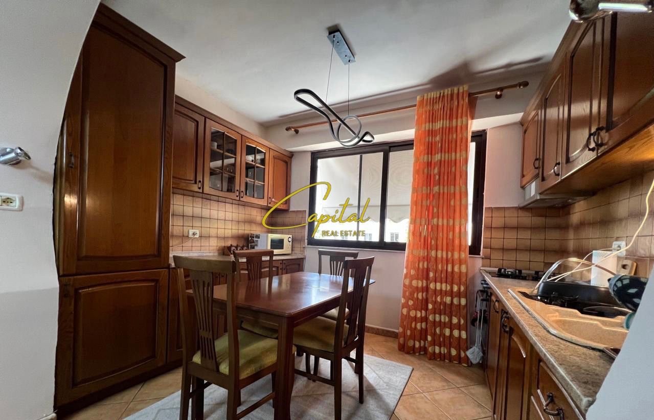 APARTAMENT ME QERA 2+1 MYSLYM SHYRI 700 EURO