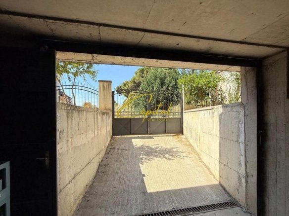 MAGAZINE ME QERA 200 M2 KOMBINAT 50.000 LEKE