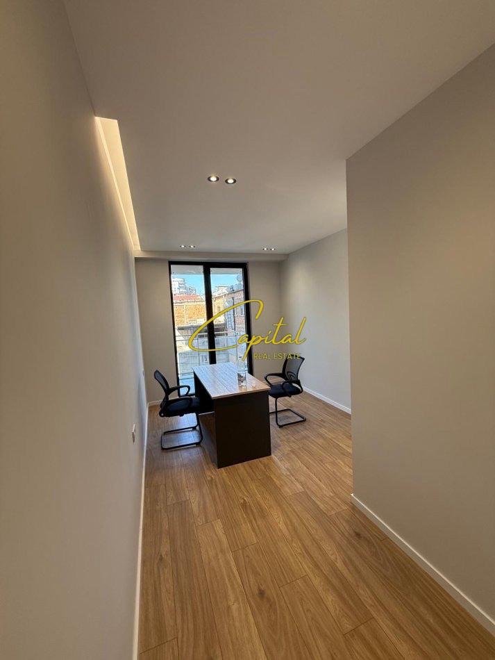 ZYRE ME QERA 70 M2 REZIDENCA GOLDEN TOWER 700 EURO