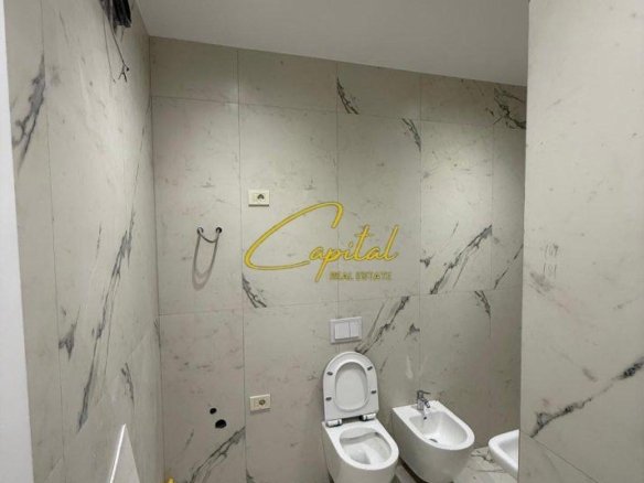 ZYRE ME QERA 70 M2 REZIDENCA GOLDEN TOWER 700 EURO