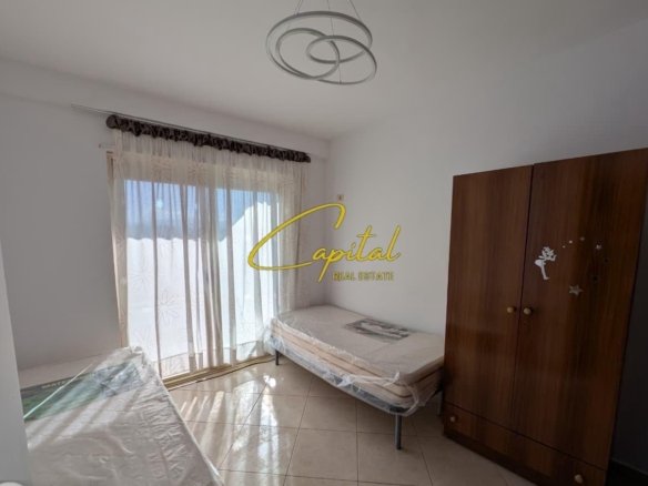 APARTAMENT ME QERA 2+1 RRUGA KONGRESI I MANASTIRIT 55.000 LEKE