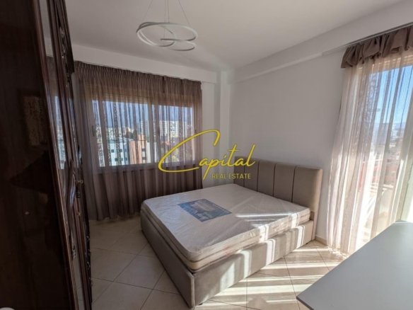 APARTAMENT ME QERA 2+1 RRUGA KONGRESI I MANASTIRIT 55.000 LEKE