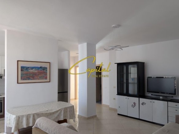 APARTAMENT ME QERA 2+1 RRUGA KONGRESI I MANASTIRIT 55.000 LEKE
