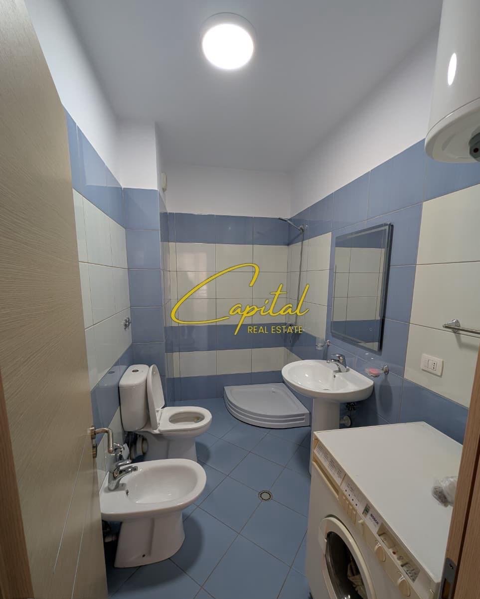 APARTAMENT ME QERA 2+1 RRUGA KONGRESI I MANASTIRIT 55.000 LEKE