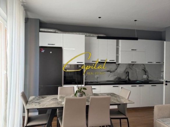 APARTAMENT ME QERA 2+1 RRUGA JORDAN MISJA 800 EURO