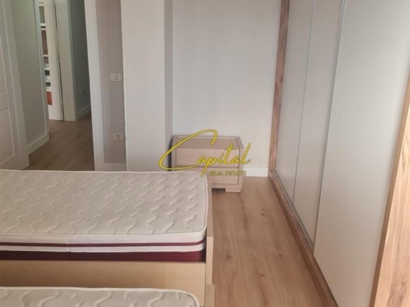 APARTAMENT ME QERA 2+1 ZOGU I ZI 80.000 LEKE