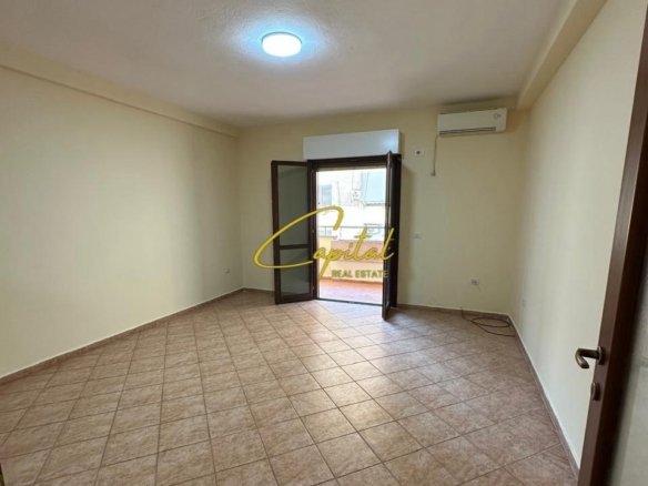 ZYRE ME QERA 118 M2 KOMUNA E PARISIT 70.000 LEKE
