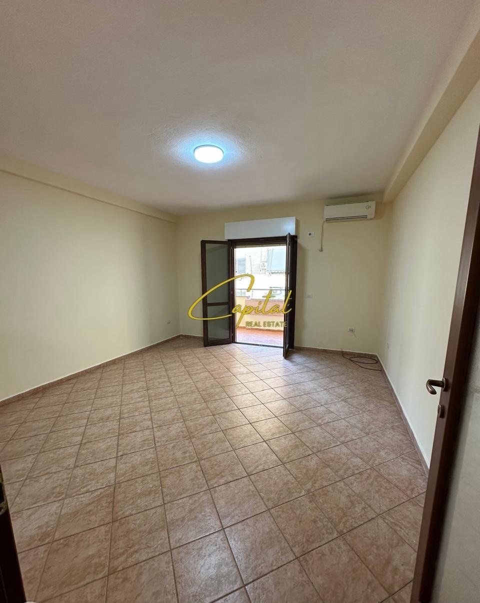 ZYRE ME QERA 118 M2 KOMUNA E PARISIT 70.000 LEKE