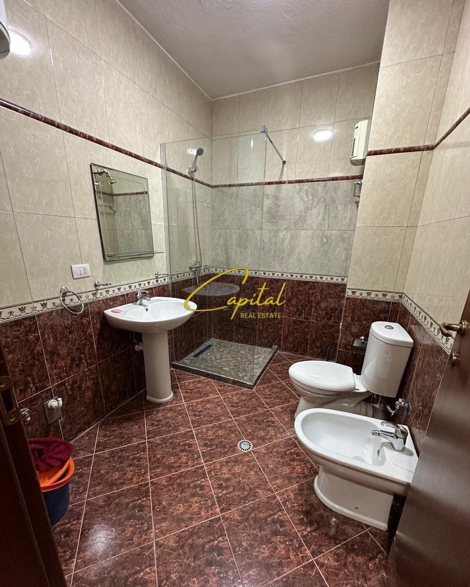 ZYRE ME QERA 118 M2 KOMUNA E PARISIT 70.000 LEKE