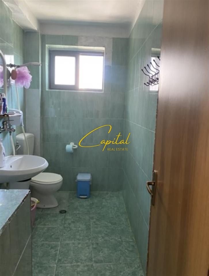 SHITET APARTAMENT 1+1 SHKOLLA E BASHKUAR 8.000.000 LEKE